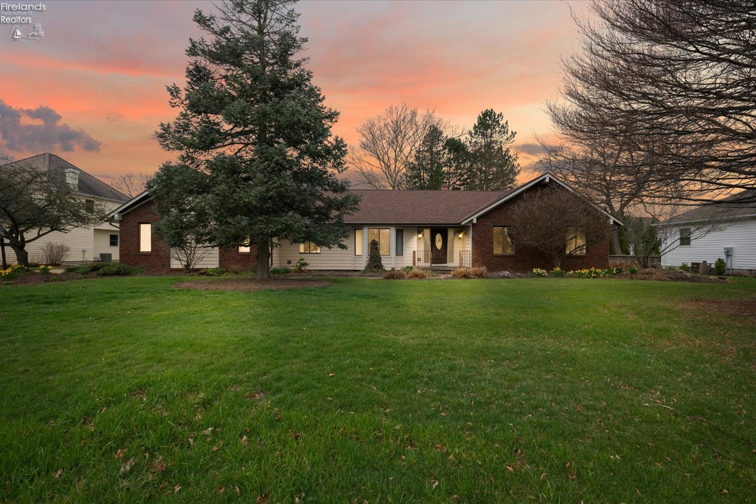3211 Stonewood Drive, Sandusky, Ohio image 1
