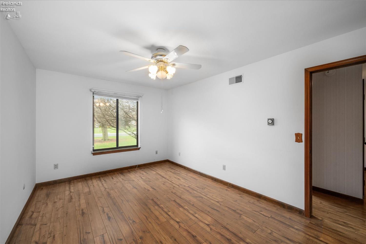 3211 Stonewood Drive, Sandusky, Ohio image 33