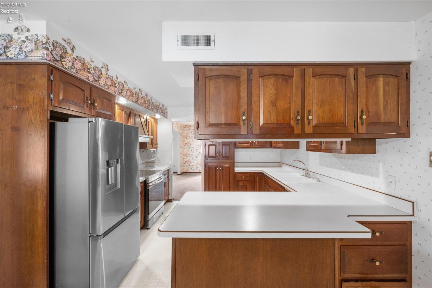 3211 Stonewood Drive, Sandusky, Ohio image 18