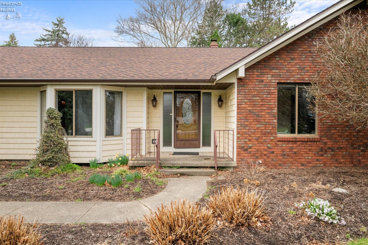 3211 Stonewood Drive, Sandusky, Ohio image 5