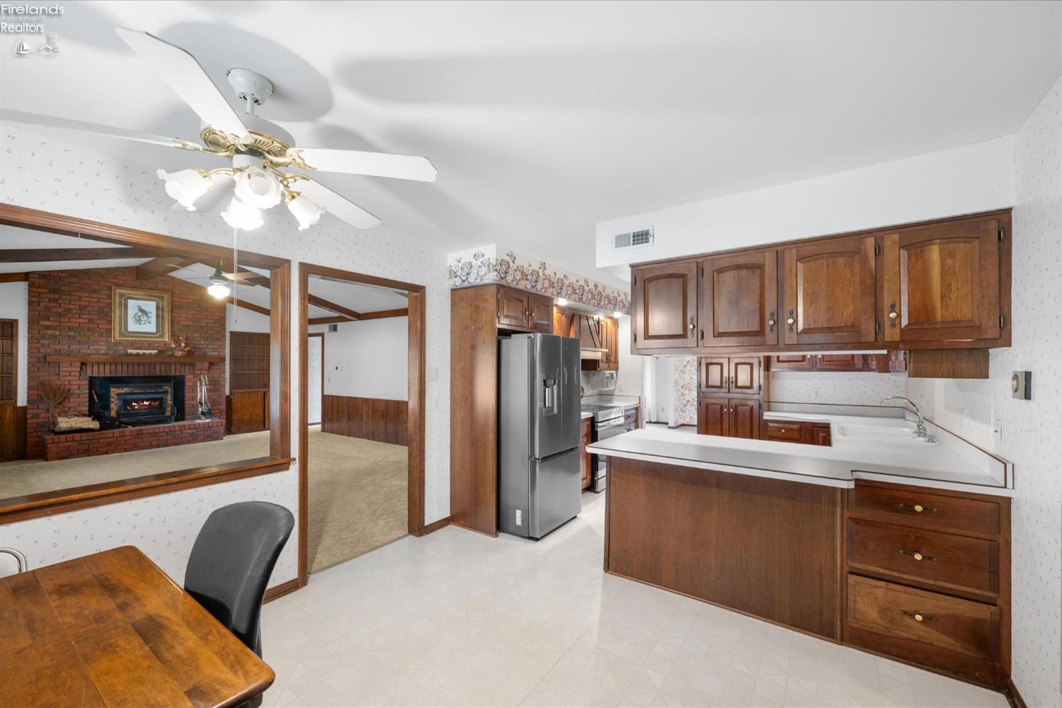 3211 Stonewood Drive, Sandusky, Ohio image 10