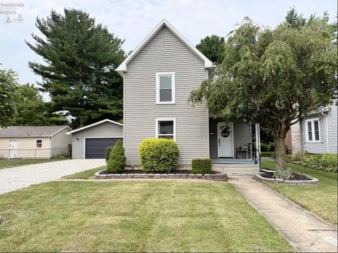 Homes For Sale - 304 Kinney Street<br/> Bellevue, OH 44811