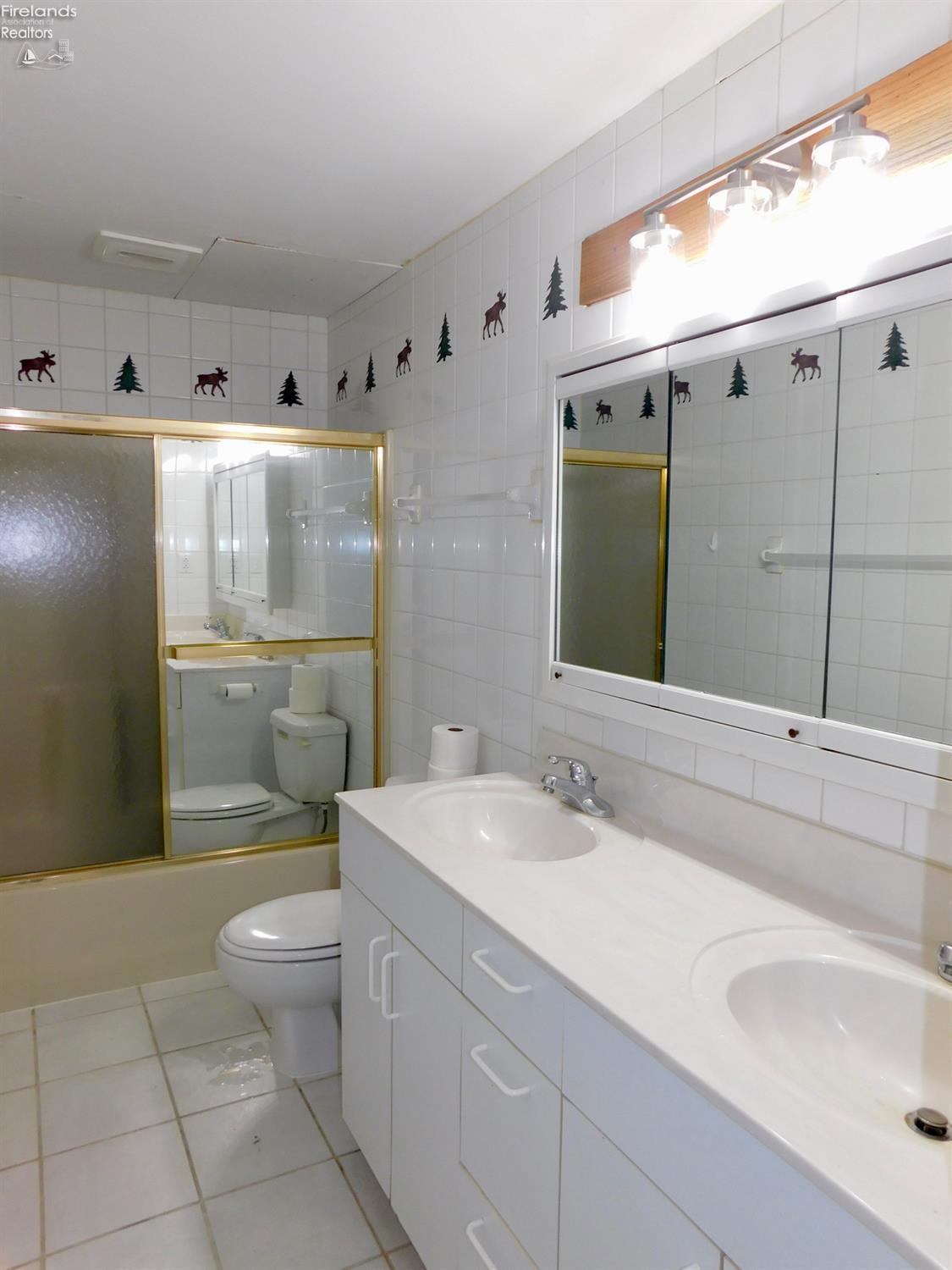 10208 River Road, Huron, Ohio image 39