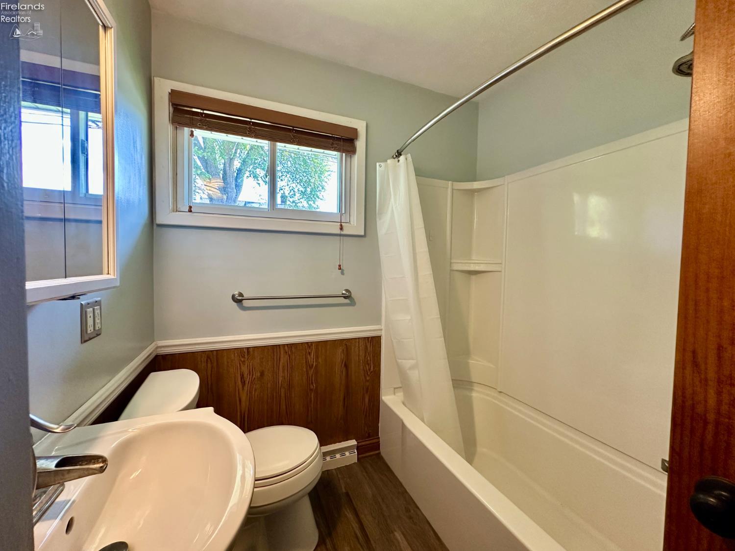 Sandusky, Ohio 44870, United States, 3 Bedrooms Bedrooms, ,1 BathroomBathrooms,Residential,Active,196872