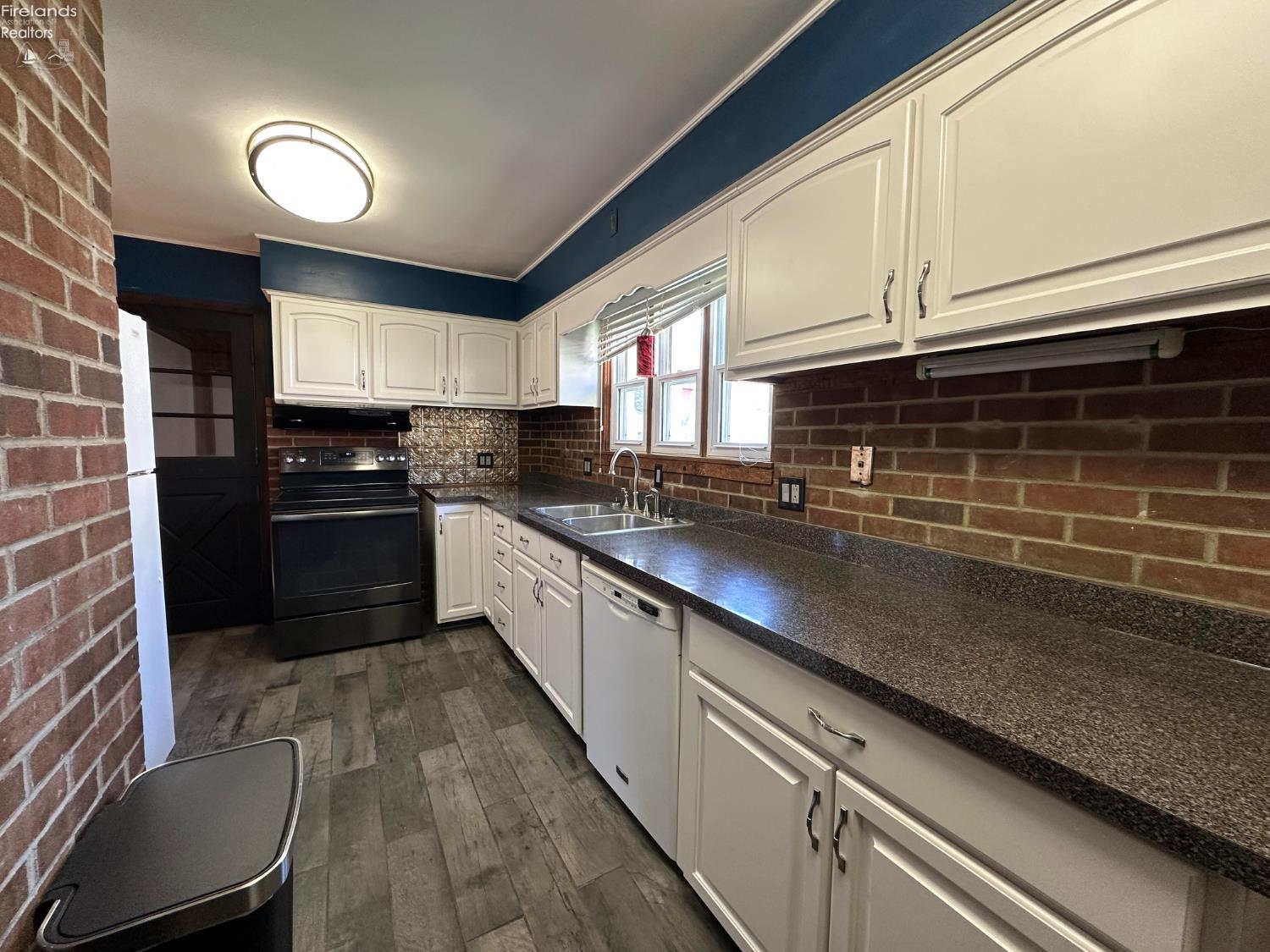 Sandusky, Ohio 44870, United States, 3 Bedrooms Bedrooms, ,1 BathroomBathrooms,Residential,Active,196872