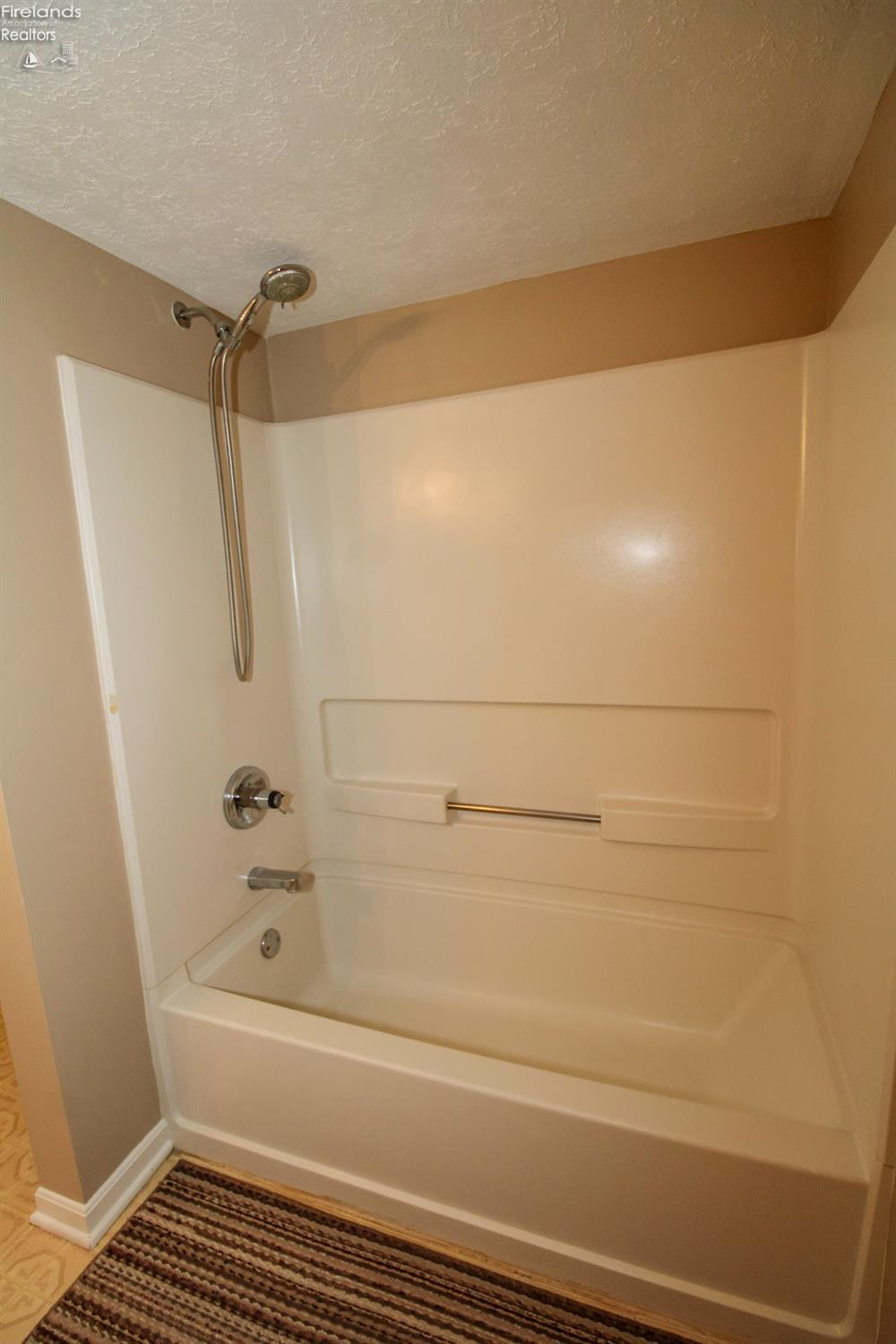 Norwalk, Ohio 44857, United States, 3 Bedrooms Bedrooms, ,2 BathroomsBathrooms,Residential,Contingent,206885