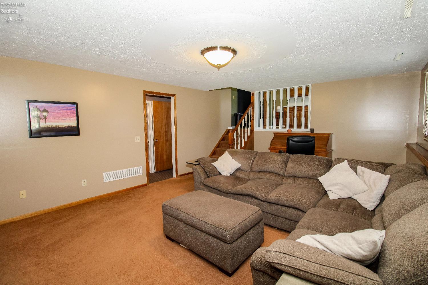 Norwalk, Ohio 44857, United States, 3 Bedrooms Bedrooms, ,2 BathroomsBathrooms,Residential,Contingent,206885