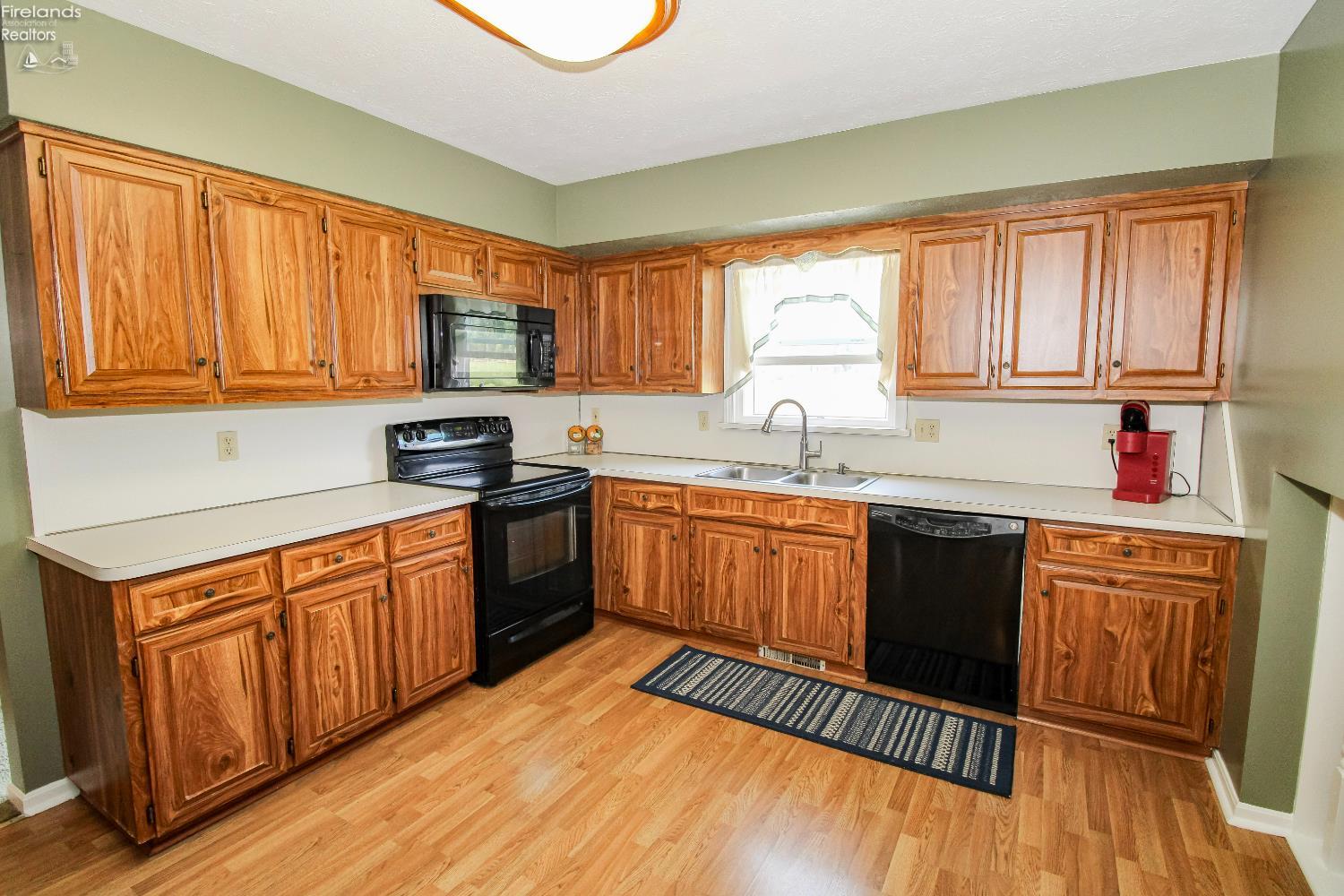 Norwalk, Ohio 44857, United States, 3 Bedrooms Bedrooms, ,2 BathroomsBathrooms,Residential,Contingent,206885