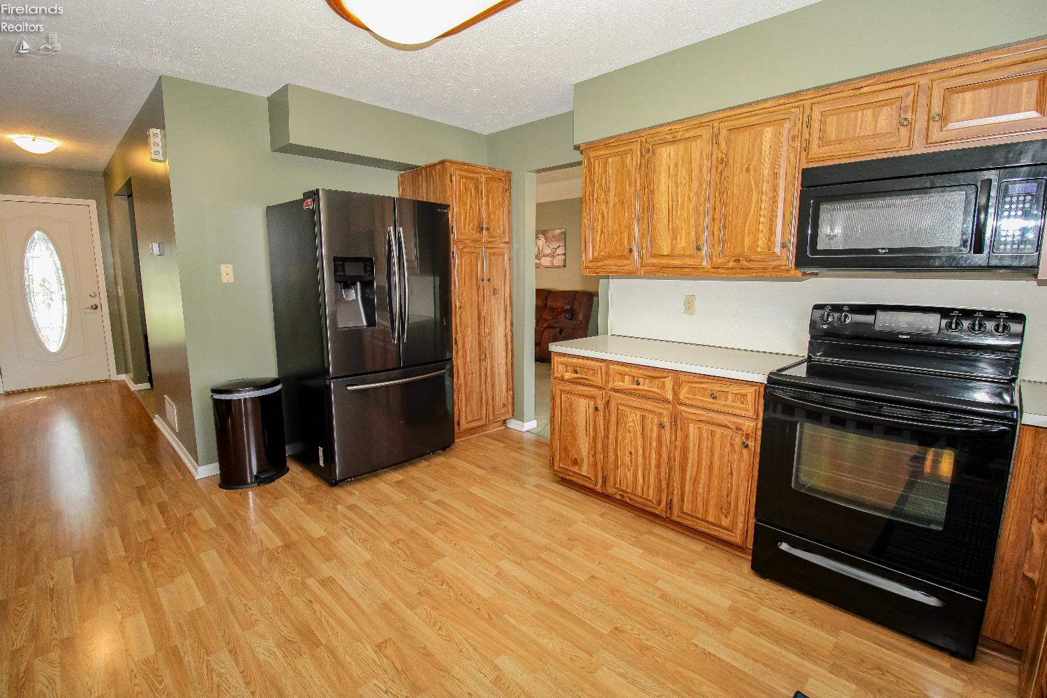 Norwalk, Ohio 44857, United States, 3 Bedrooms Bedrooms, ,2 BathroomsBathrooms,Residential,Contingent,206885