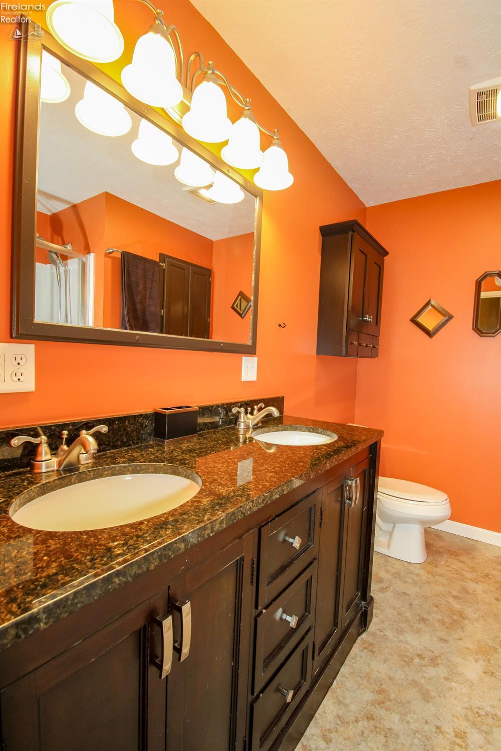 Norwalk, Ohio 44857, United States, 3 Bedrooms Bedrooms, ,2 BathroomsBathrooms,Residential,Contingent,206885