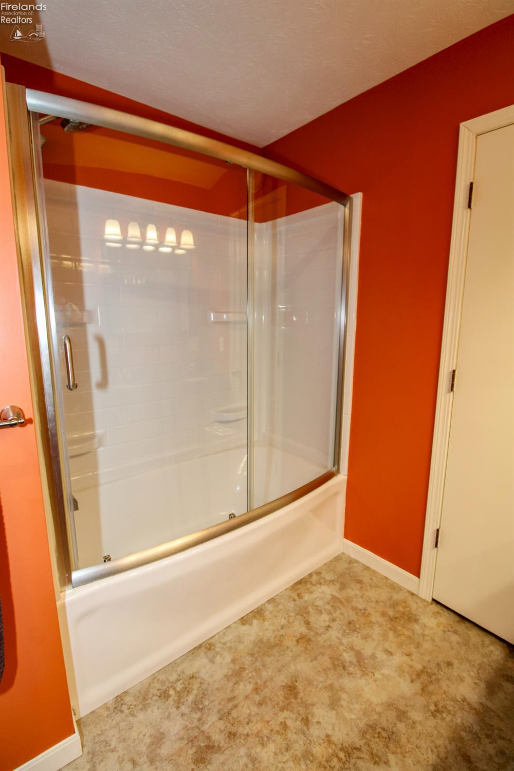 Norwalk, Ohio 44857, United States, 3 Bedrooms Bedrooms, ,2 BathroomsBathrooms,Residential,Contingent,206885