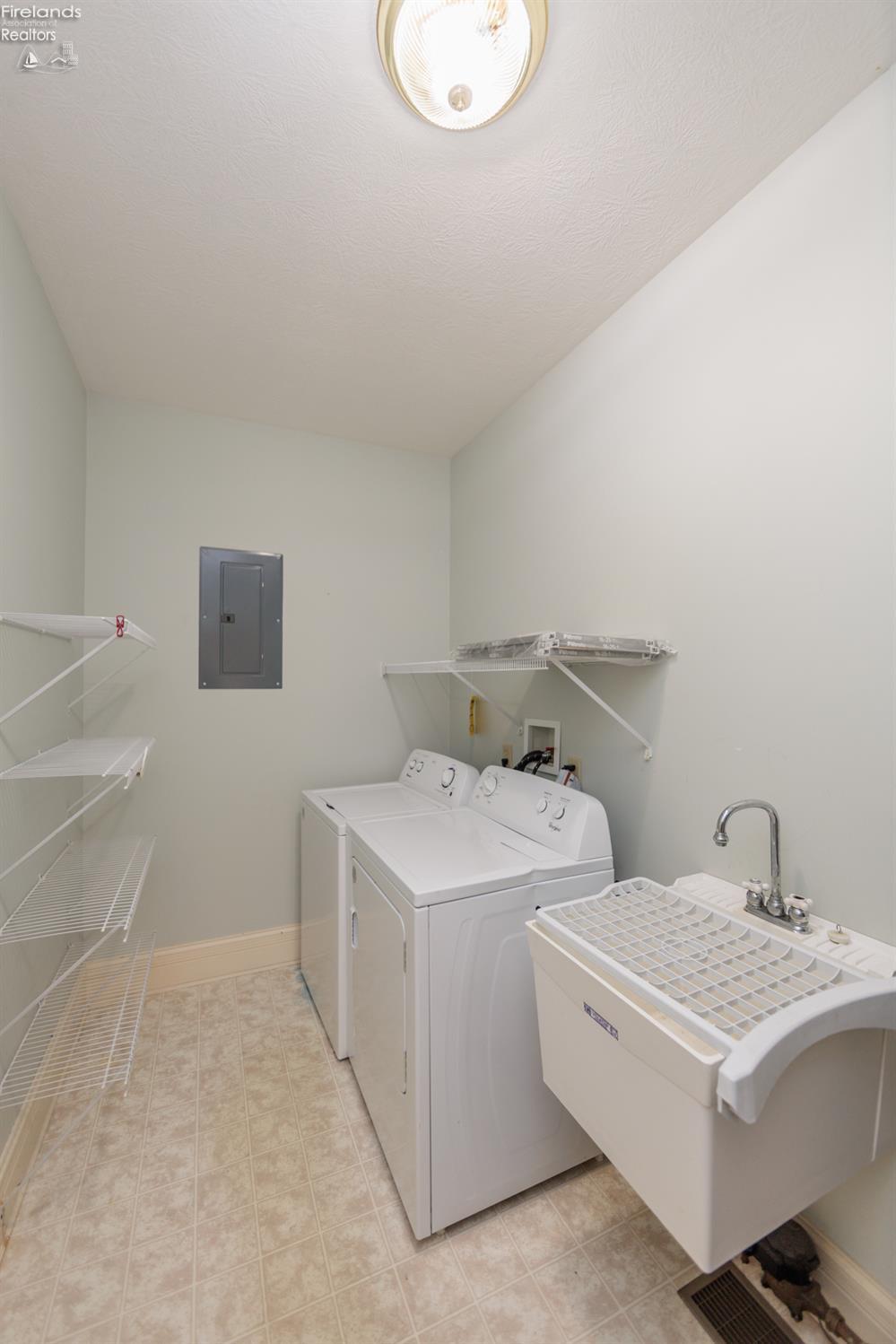 2 N Executive Village Court #B, Norwalk, New Mexico image 38