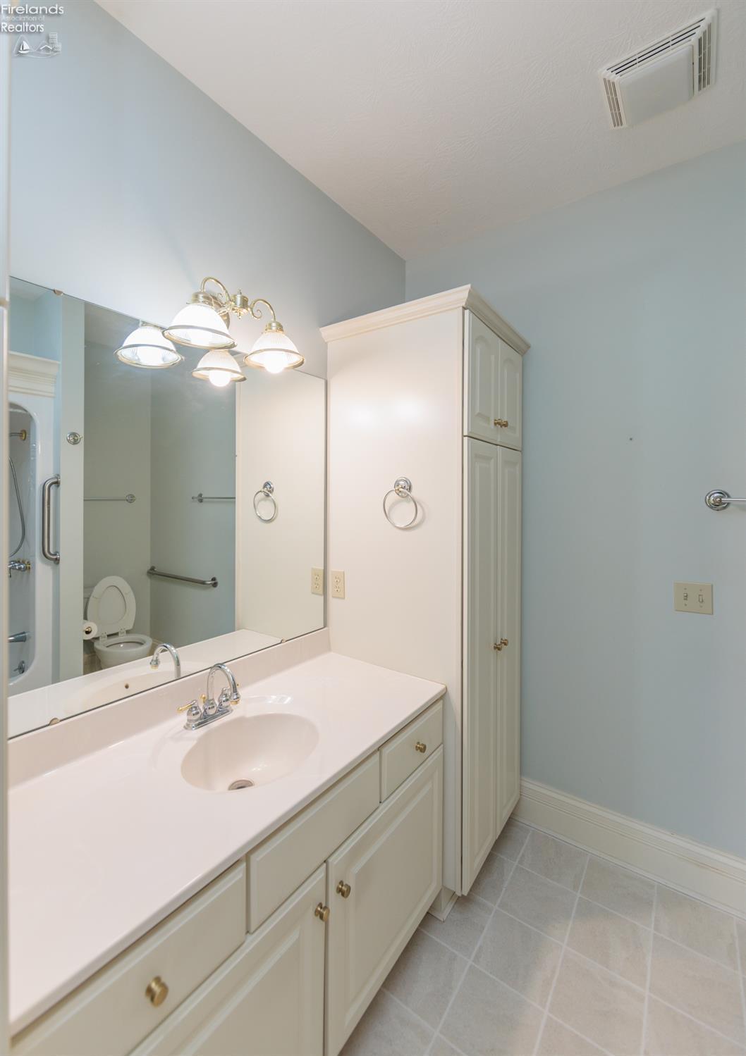 2 N Executive Village Court #B, Norwalk, New Mexico image 35