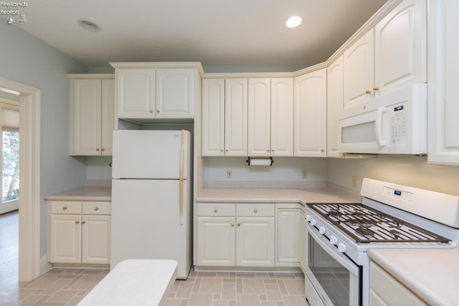 2 N Executive Village Court #B, Norwalk, New Mexico image 12