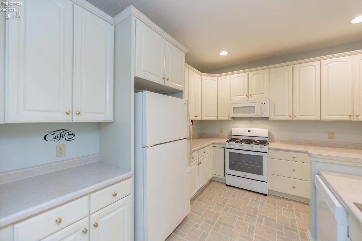 2 N Executive Village Court #B, Norwalk, New Mexico image 9