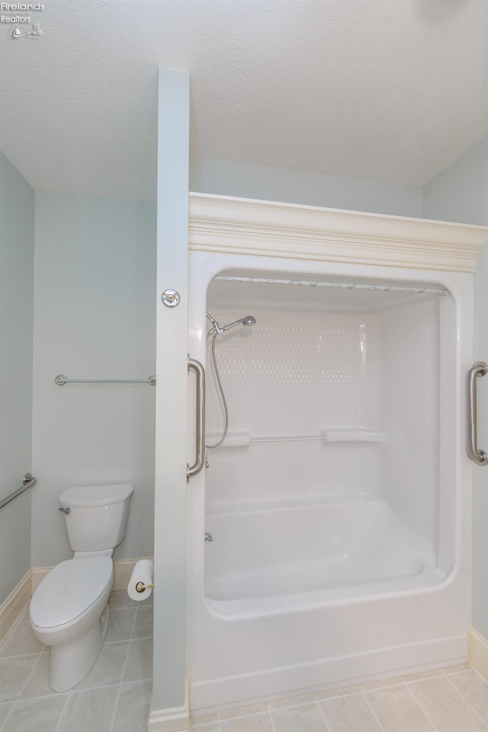 2 N Executive Village Court #B, Norwalk, New Mexico image 37