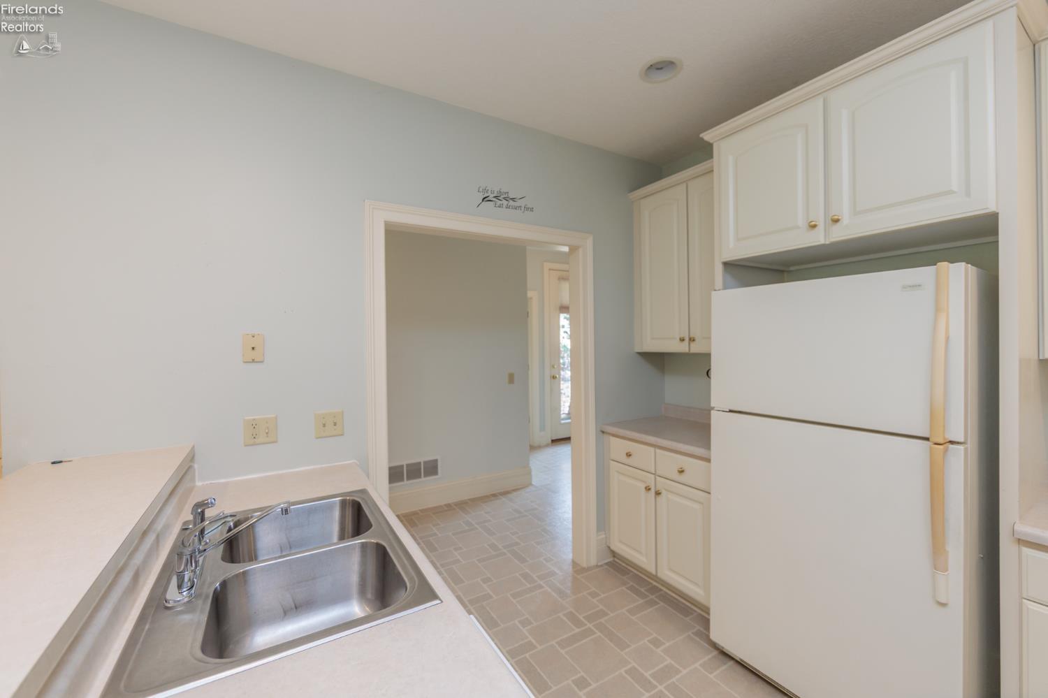 2 N Executive Village Court #B, Norwalk, New Mexico image 11
