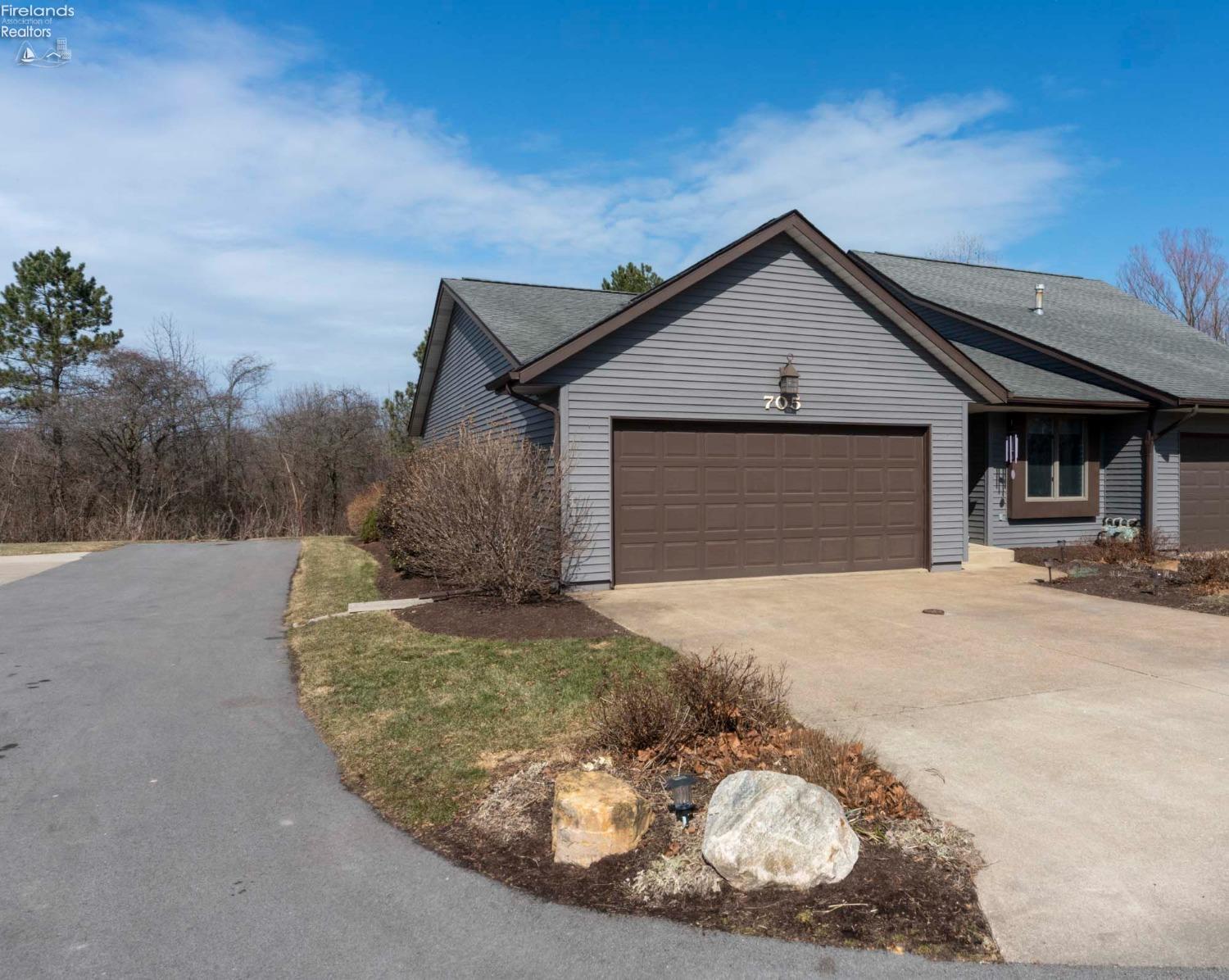 705 S Elizabeth Drive, Huron, Ohio image 3