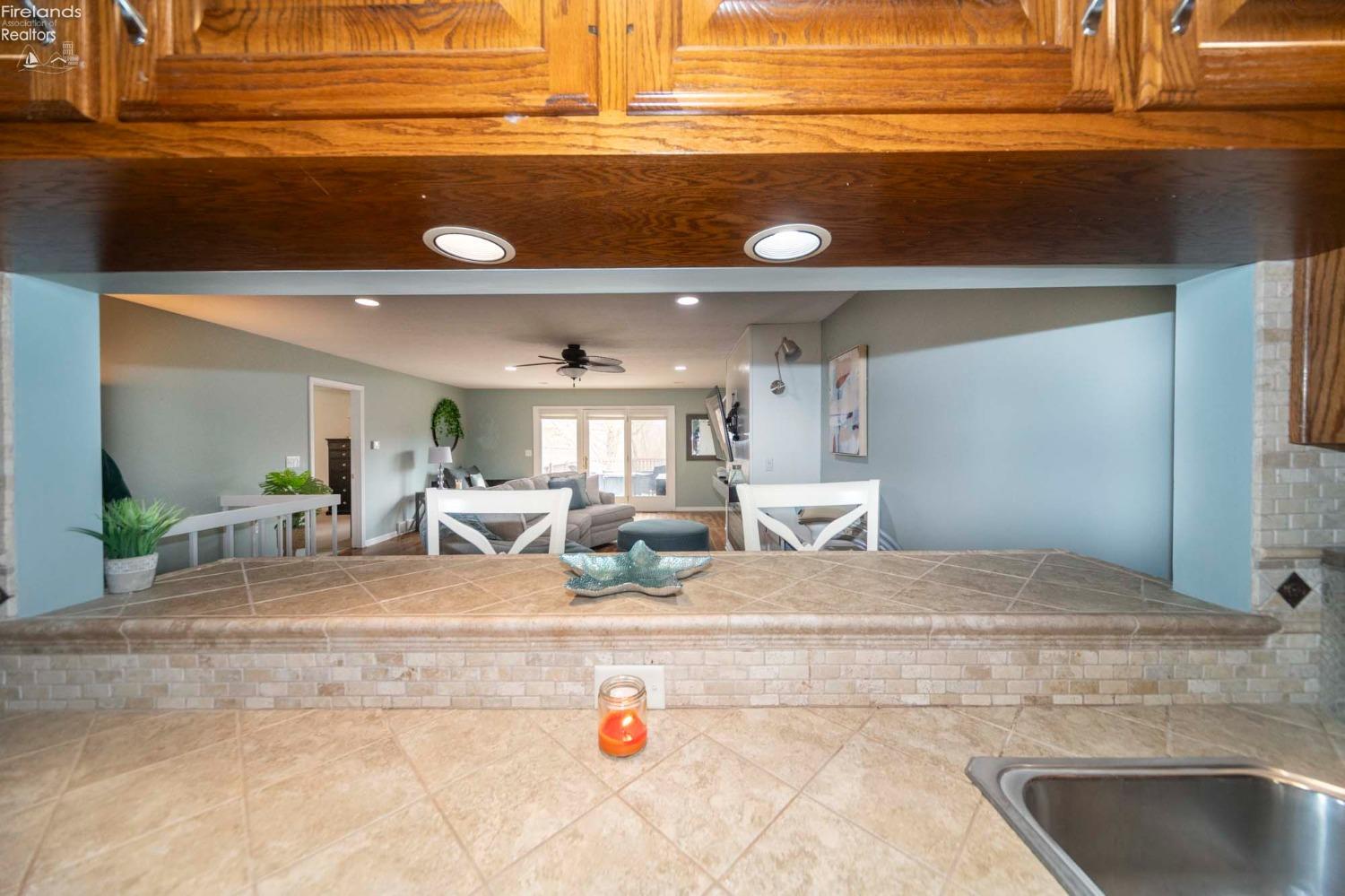 705 S Elizabeth Drive, Huron, Ohio image 12