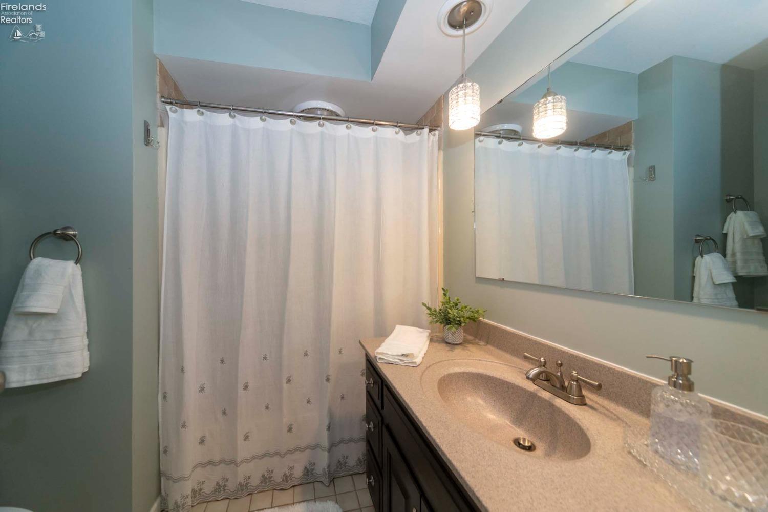 705 S Elizabeth Drive, Huron, Ohio image 21