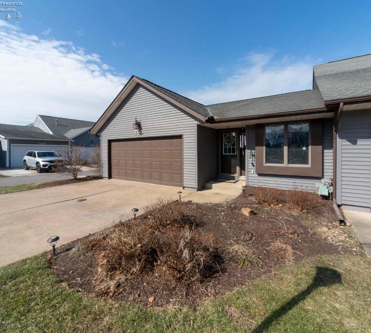 705 S Elizabeth Drive, Huron, Ohio image 2