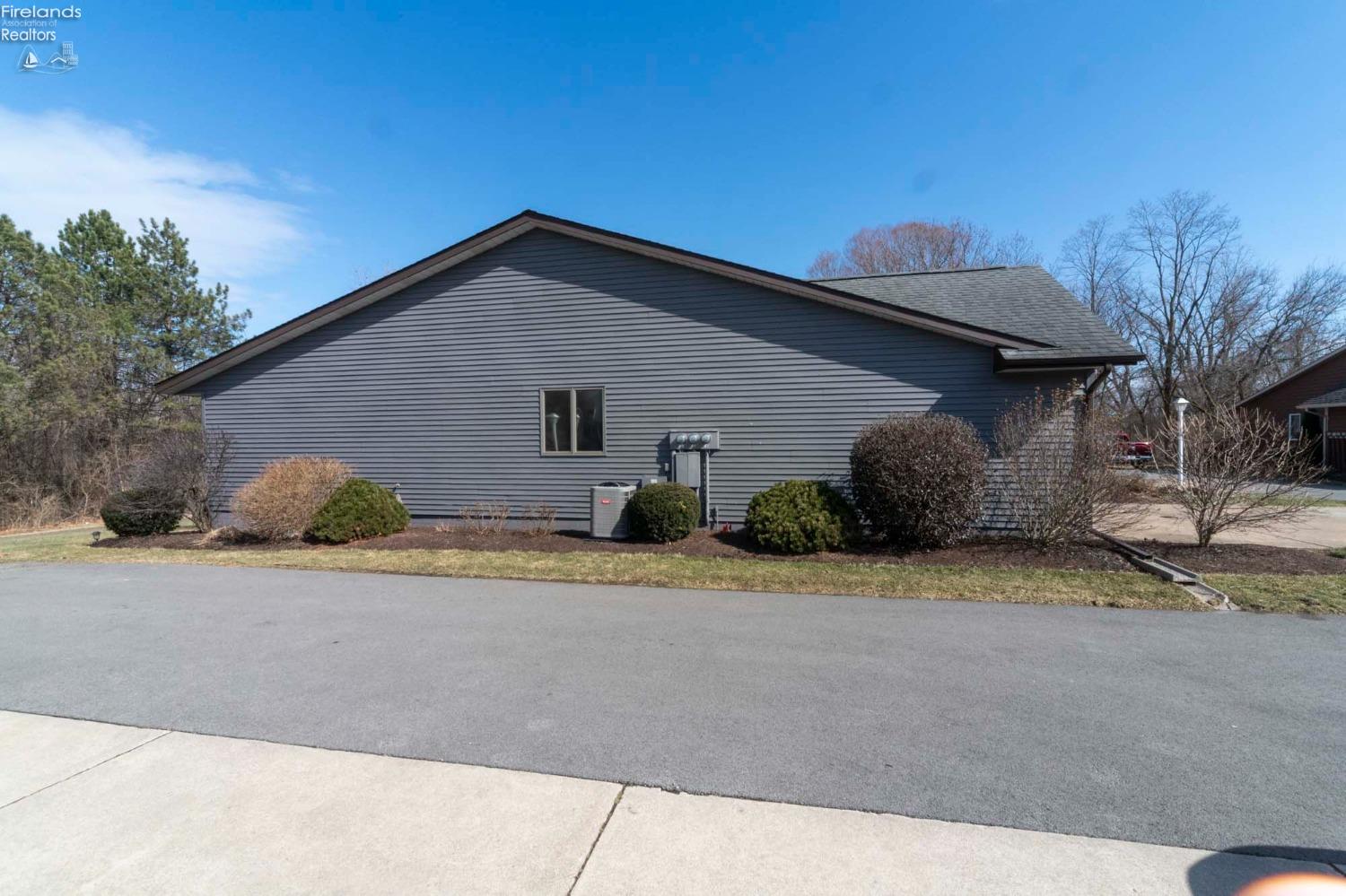 705 S Elizabeth Drive, Huron, Ohio image 42