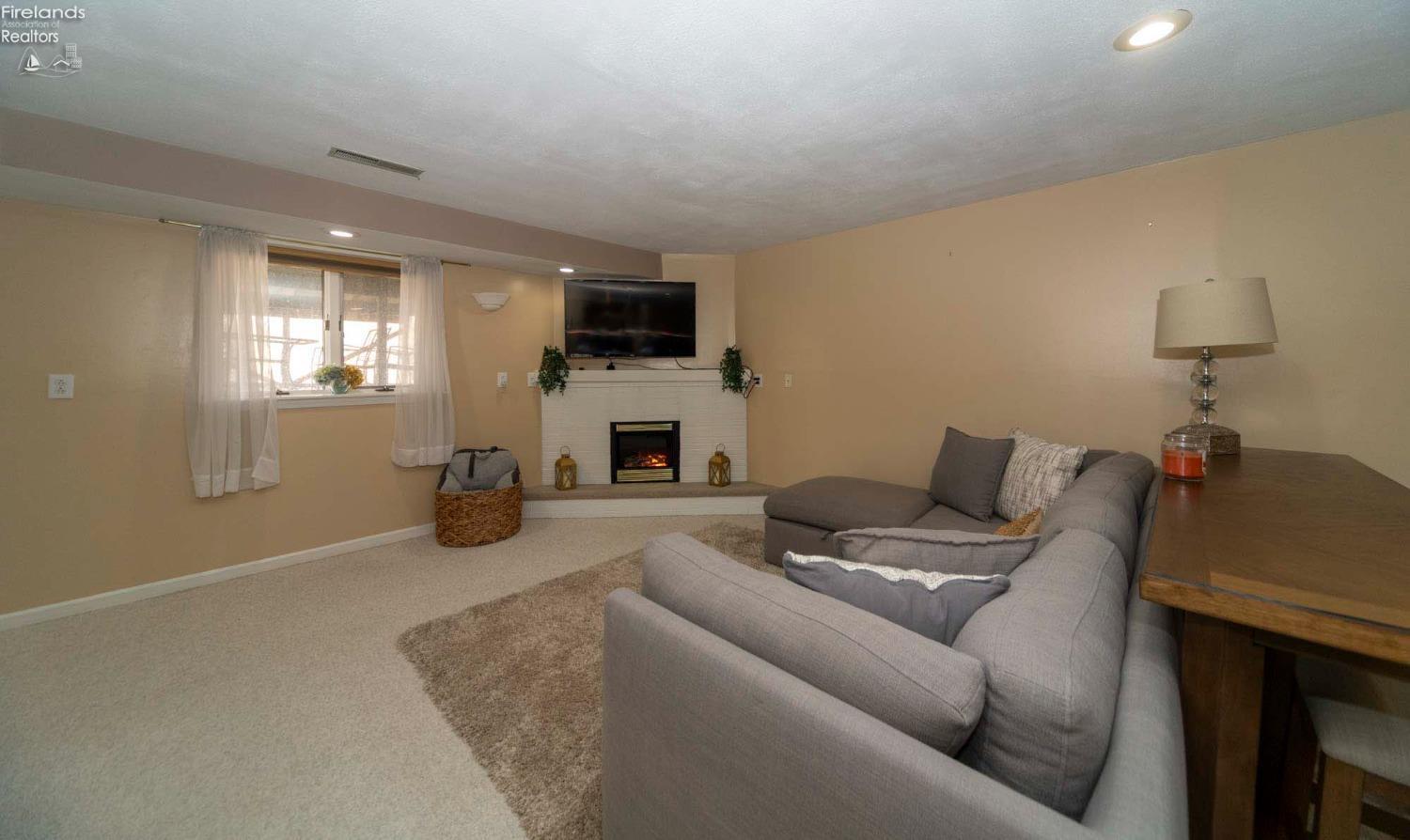 705 S Elizabeth Drive, Huron, Ohio image 31
