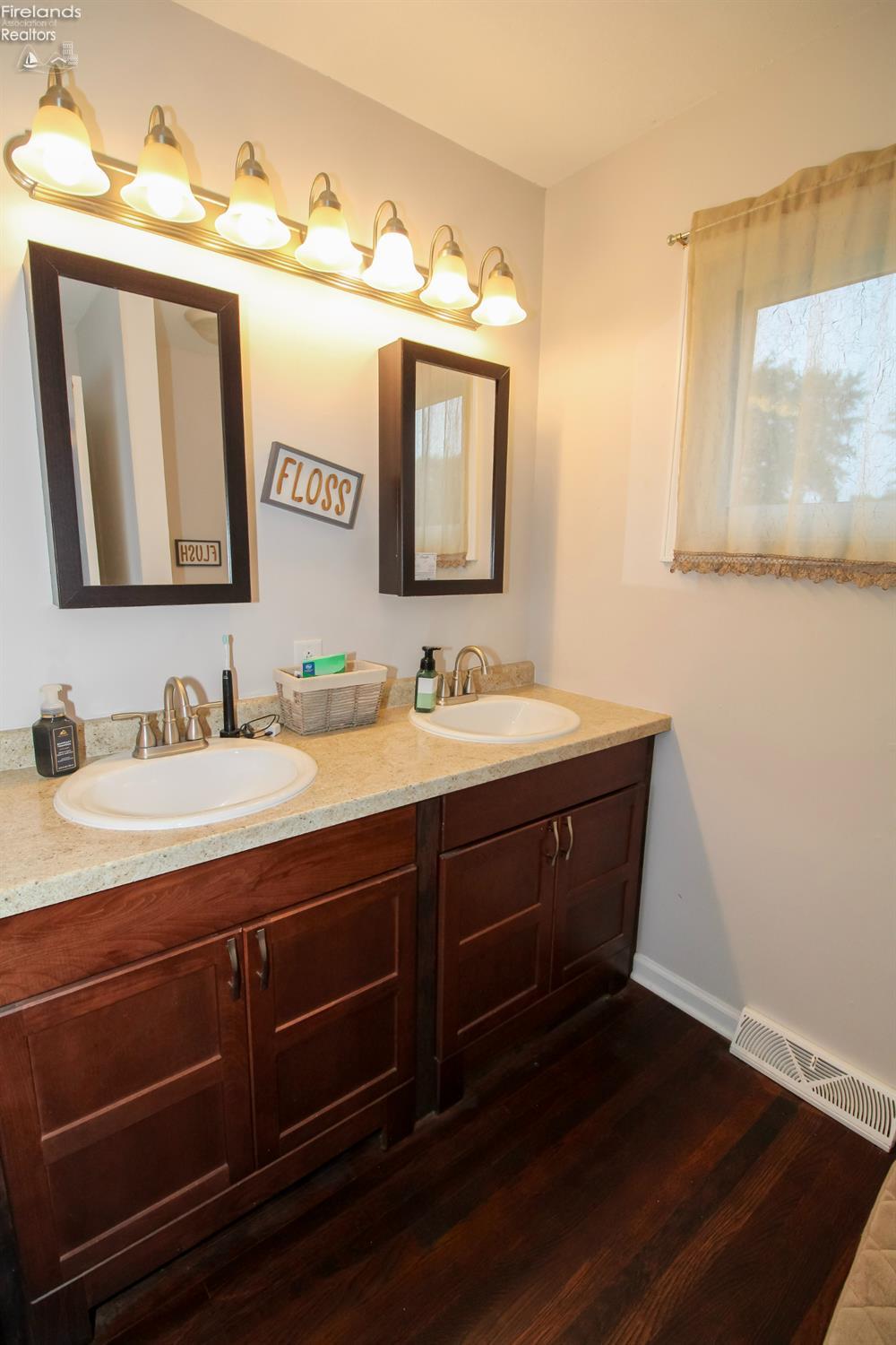 Castalia, Ohio 44824, United States, 3 Bedrooms Bedrooms, ,2 BathroomsBathrooms,Residential,Active,216510