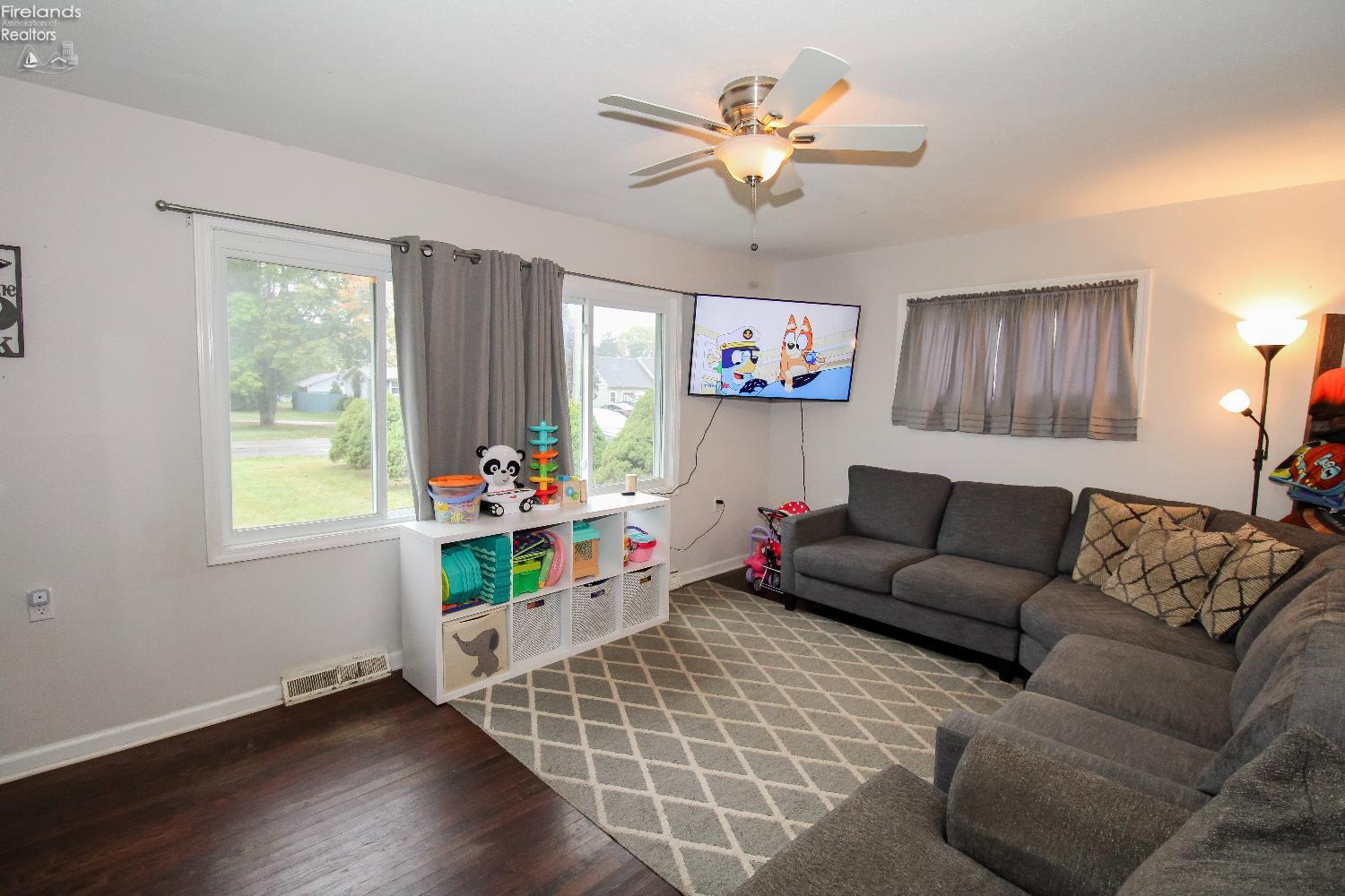 Castalia, Ohio 44824, United States, 3 Bedrooms Bedrooms, ,2 BathroomsBathrooms,Residential,Active,216510