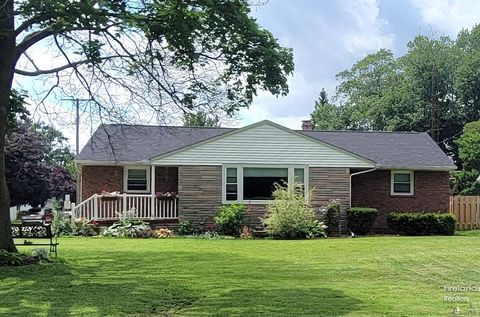 Homes For Sale - 3907 Columbus Avenue<br/> Sandusky, OH 44870