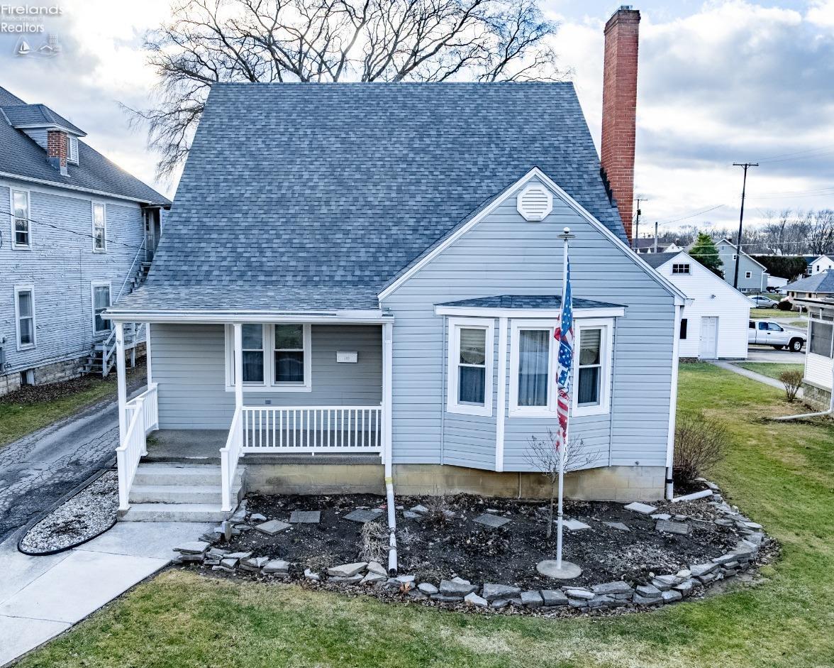 219 Greenwood Hts, Bellevue, Ohio image 1