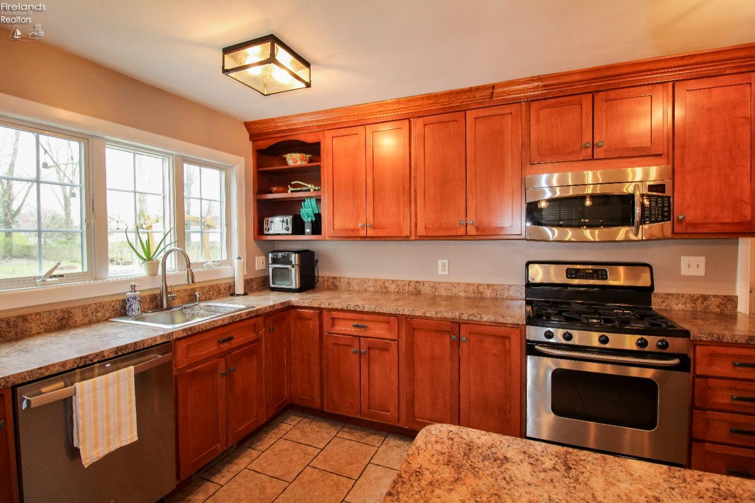 Bay Village, Ohio 44140, United States, 3 Bedrooms Bedrooms, ,2 BathroomsBathrooms,Residential,Active,121088