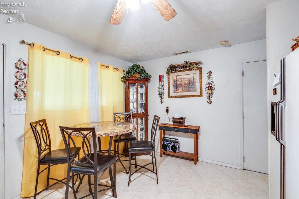 3908 Clinton Avenue, Lorain, New Mexico image 22