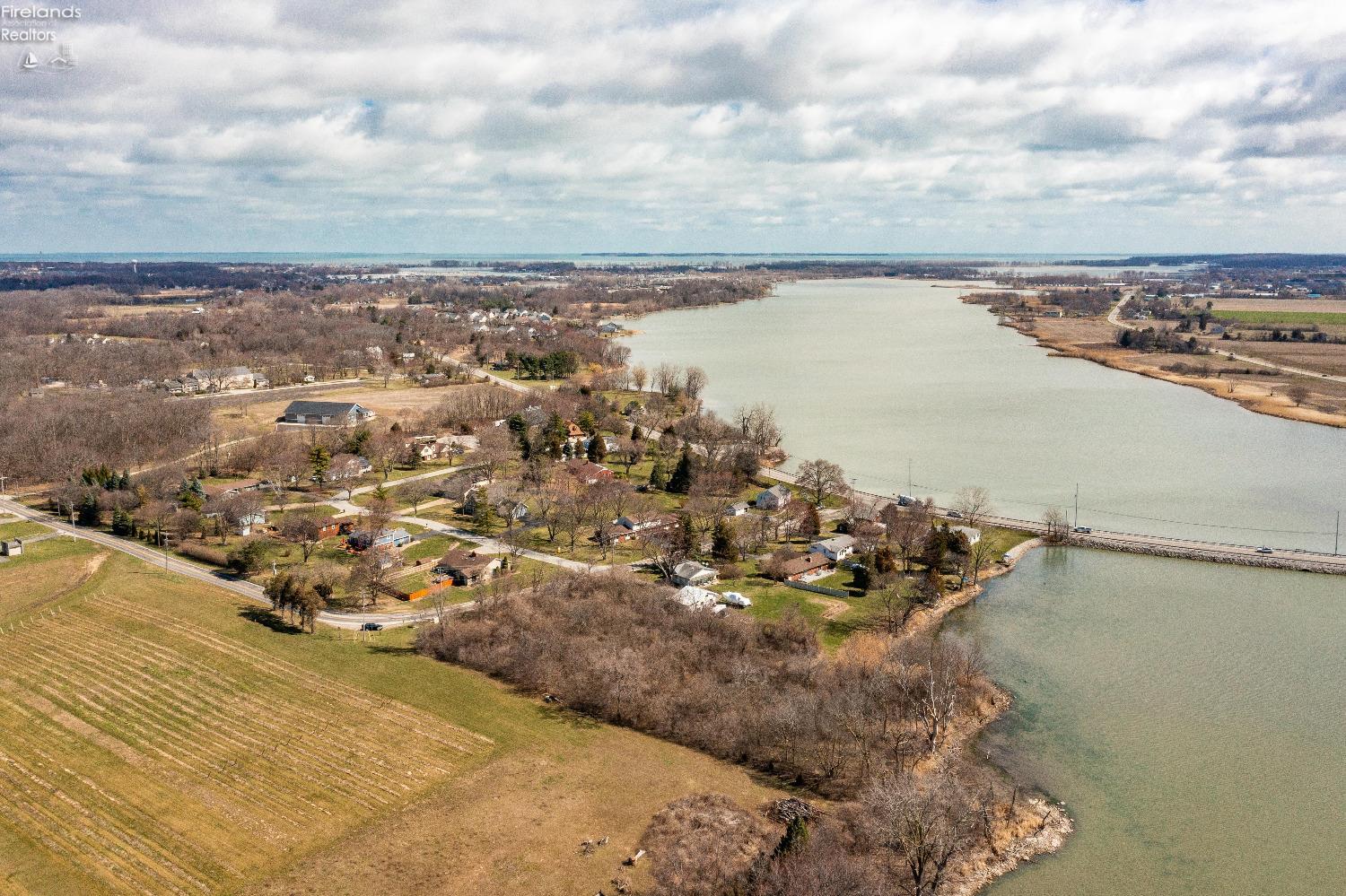 113 W Catawba Road, Port Clinton, Ohio image 8