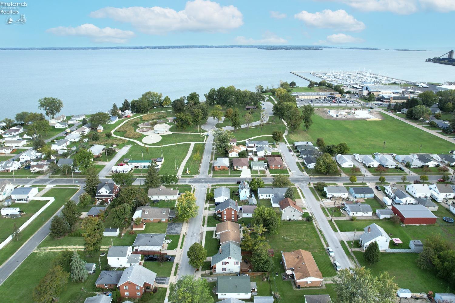 1028 Winnebago Avenue, Sandusky, Ohio image 2