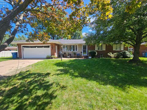 Homes For Sale - 811 Lee Avenue<br/> Port Clinton, OH 43452