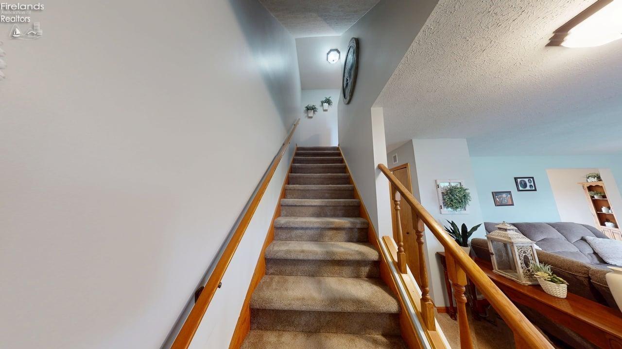 311 W Linden Avenue, Gibsonburg, Ohio image 30