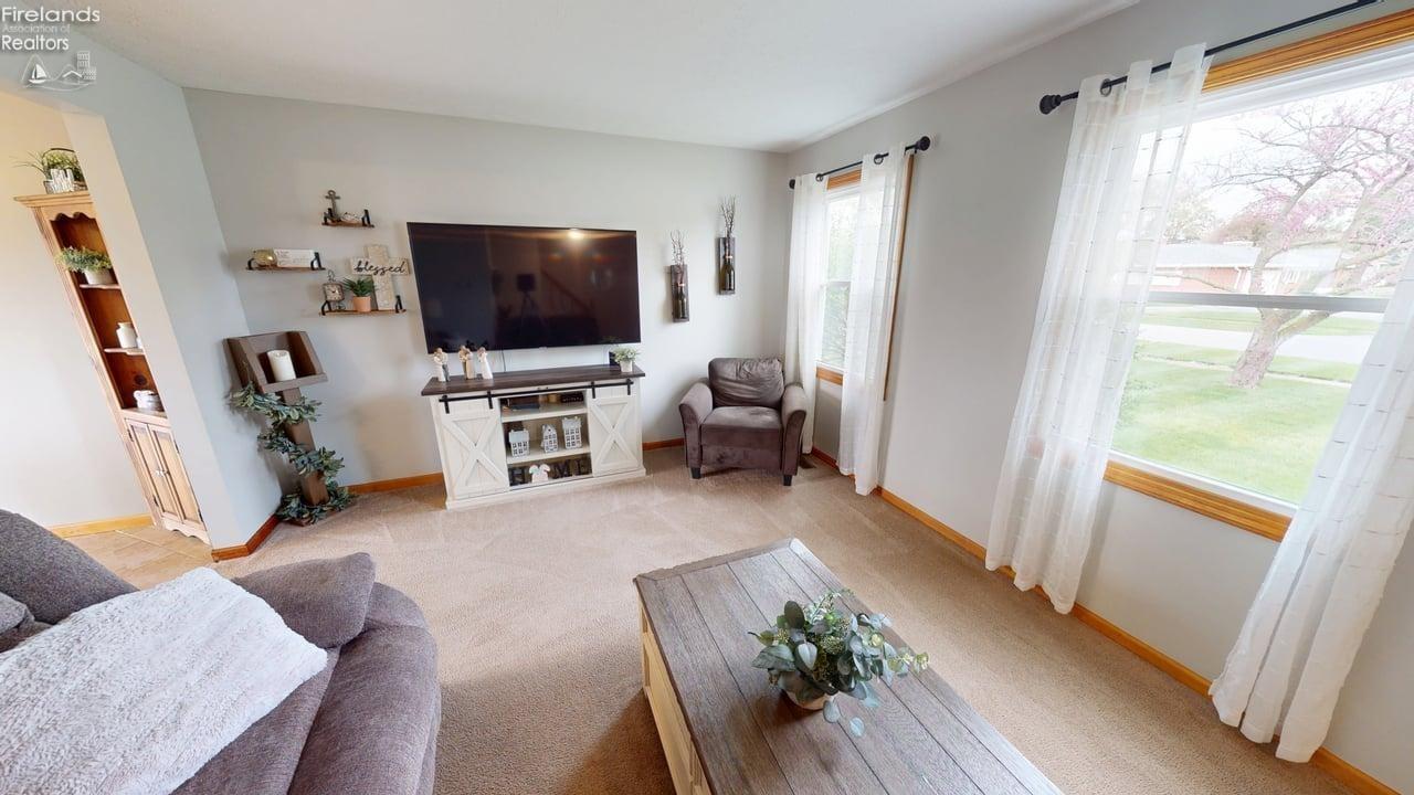 311 W Linden Avenue, Gibsonburg, Ohio image 10
