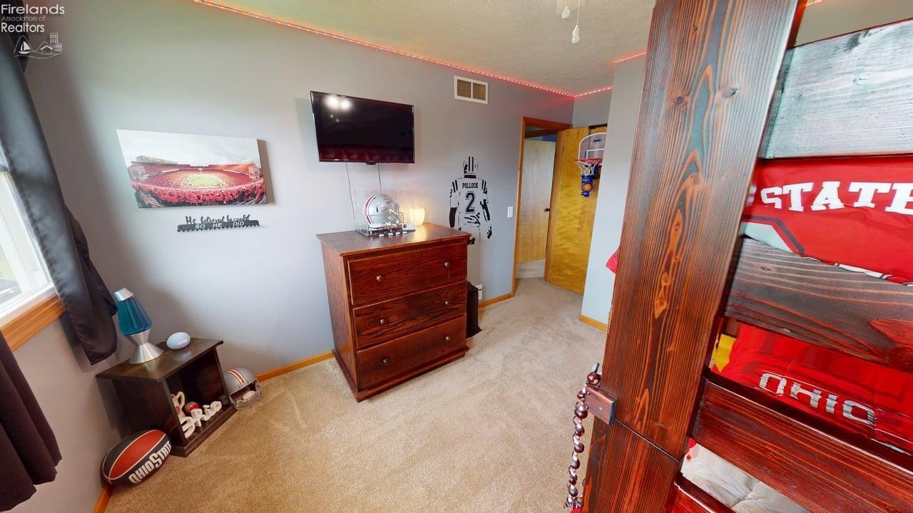 311 W Linden Avenue, Gibsonburg, Ohio image 46