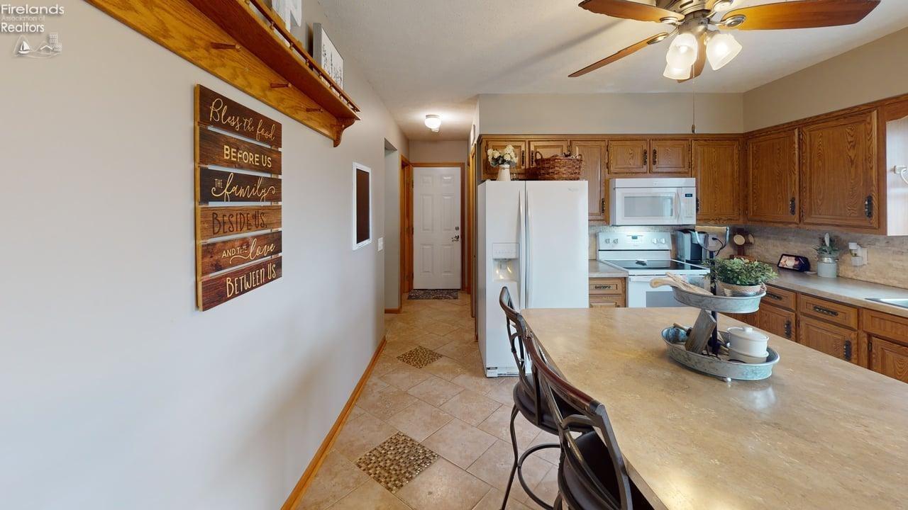 311 W Linden Avenue, Gibsonburg, Ohio image 20