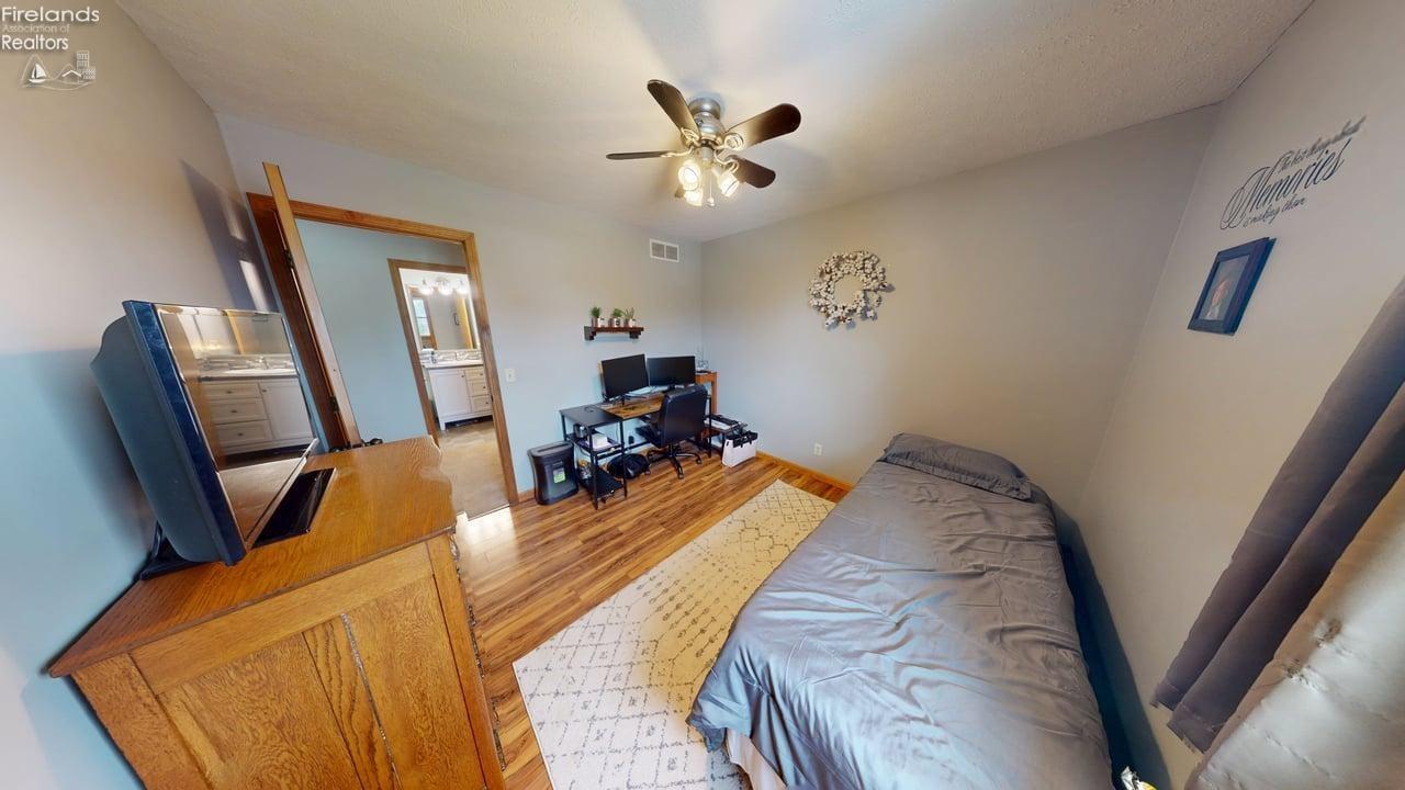 311 W Linden Avenue, Gibsonburg, Ohio image 49