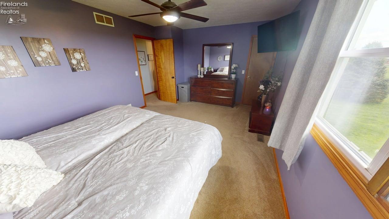 311 W Linden Avenue, Gibsonburg, Ohio image 38