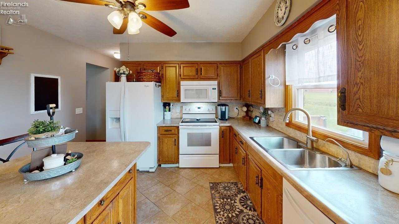 311 W Linden Avenue, Gibsonburg, Ohio image 21