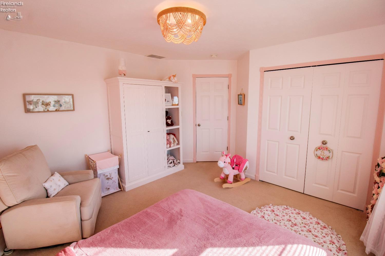 Huron, Ohio 44839, United States, 4 Bedrooms Bedrooms, ,4 BathroomsBathrooms,Residential,Contingent,15429