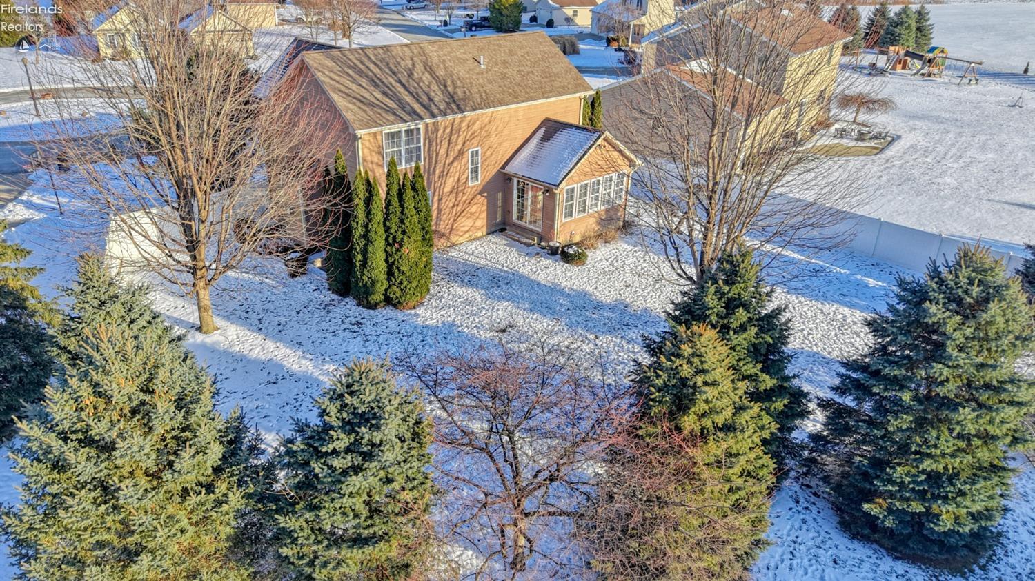 Huron, Ohio 44839, United States, 4 Bedrooms Bedrooms, ,4 BathroomsBathrooms,Residential,Contingent,15429