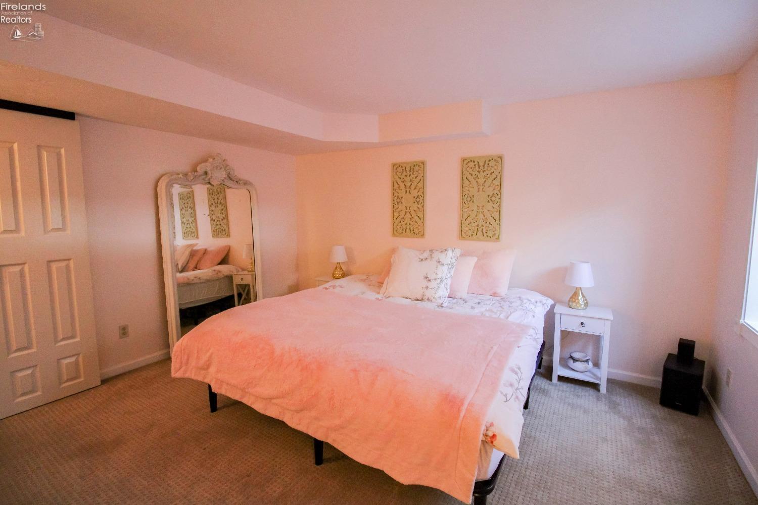 Huron, Ohio 44839, United States, 4 Bedrooms Bedrooms, ,4 BathroomsBathrooms,Residential,Contingent,15429