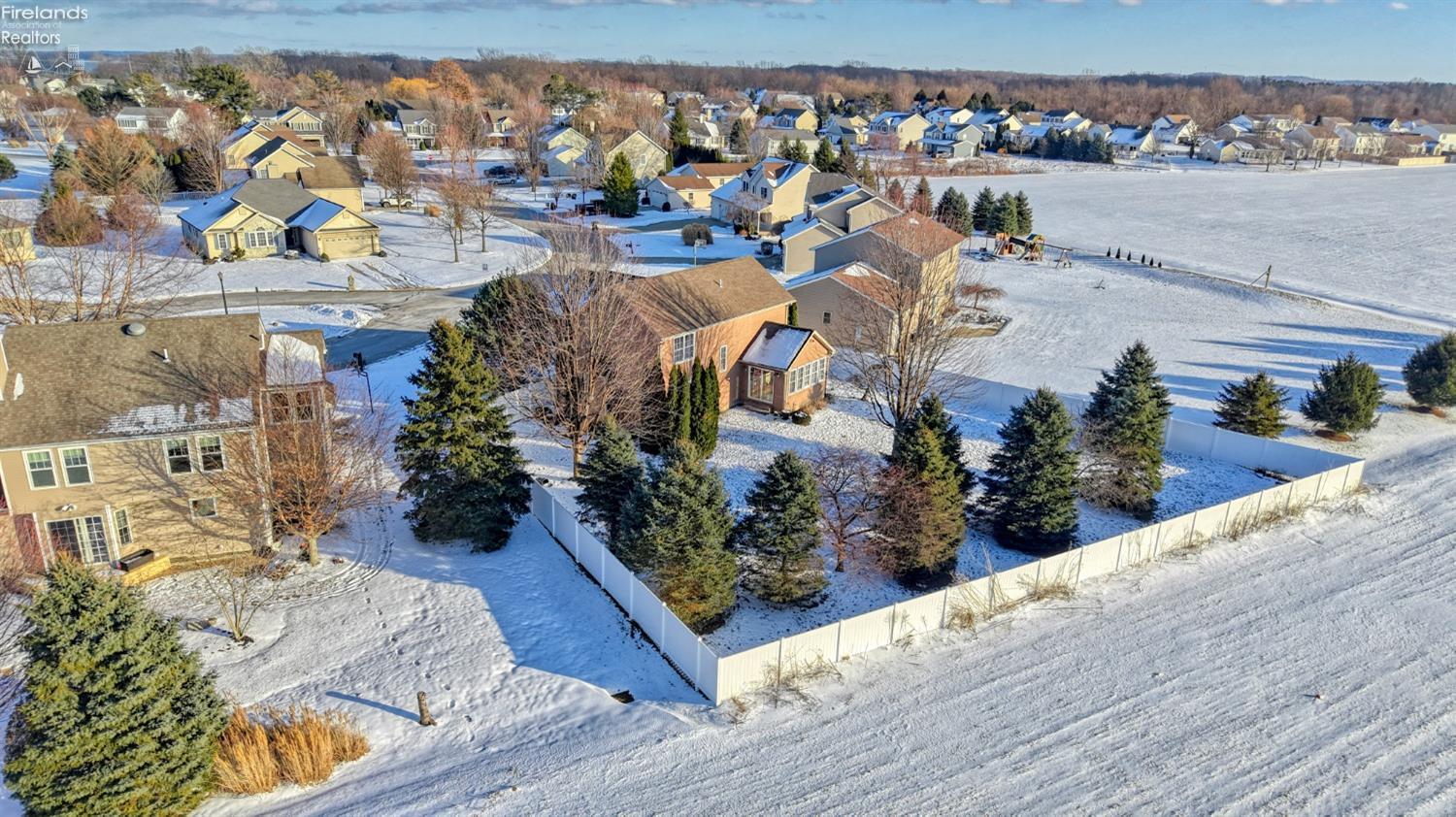 Huron, Ohio 44839, United States, 4 Bedrooms Bedrooms, ,4 BathroomsBathrooms,Residential,Contingent,15429