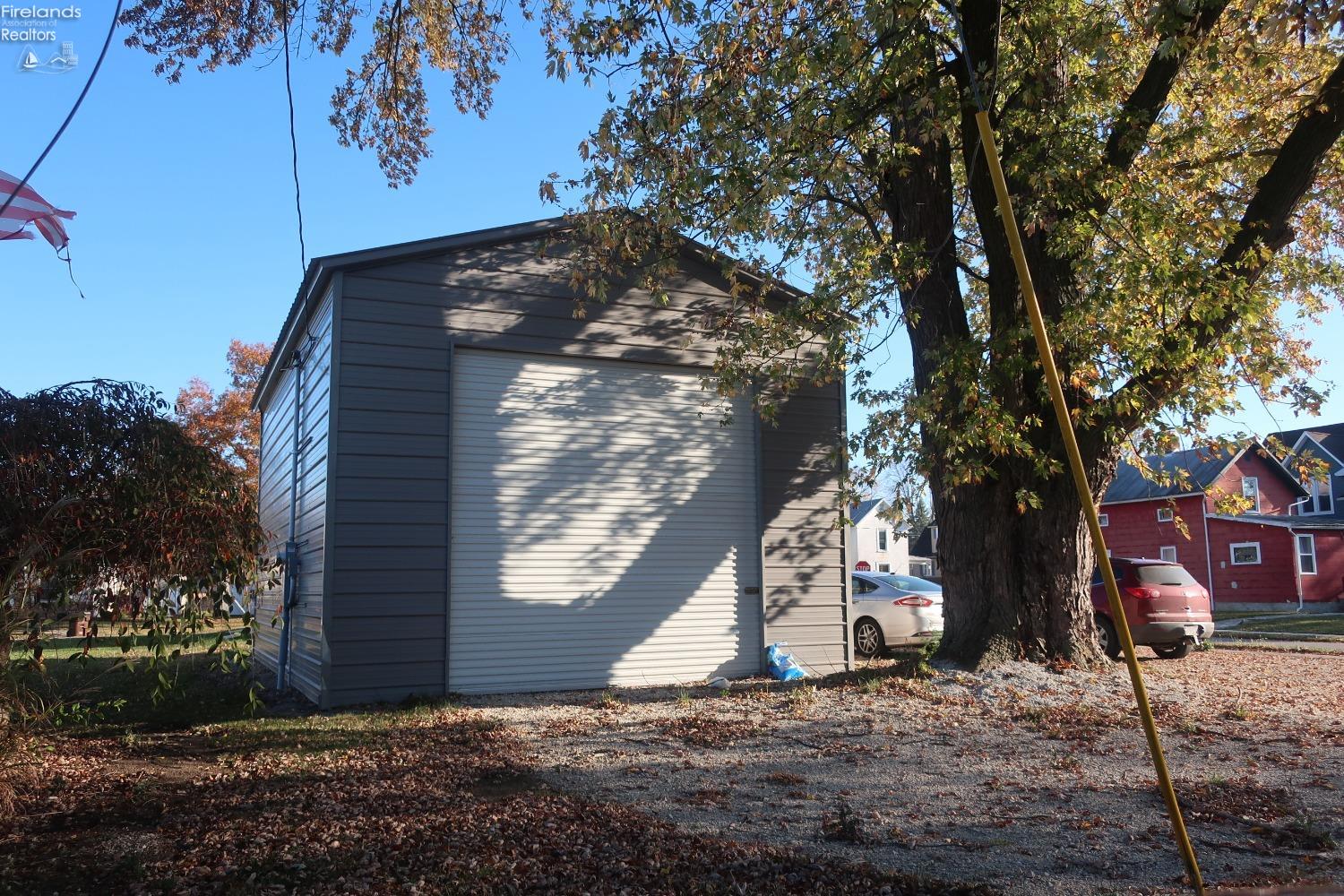 211 E Hall Street, Tiffin, Ohio image 3