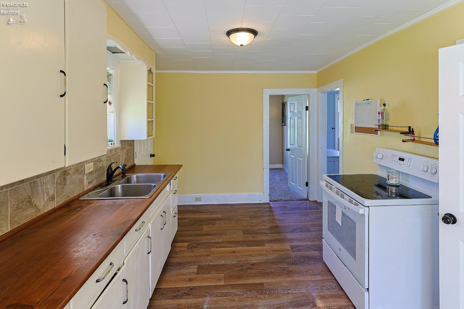 60 Corwin Street, Norwalk, Texas image 32