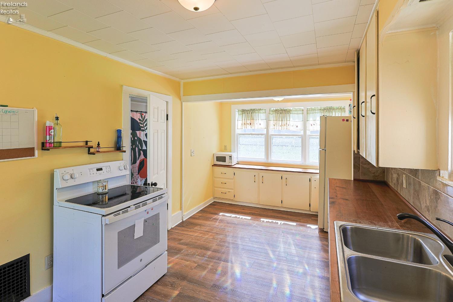 60 Corwin Street, Norwalk, Texas image 30